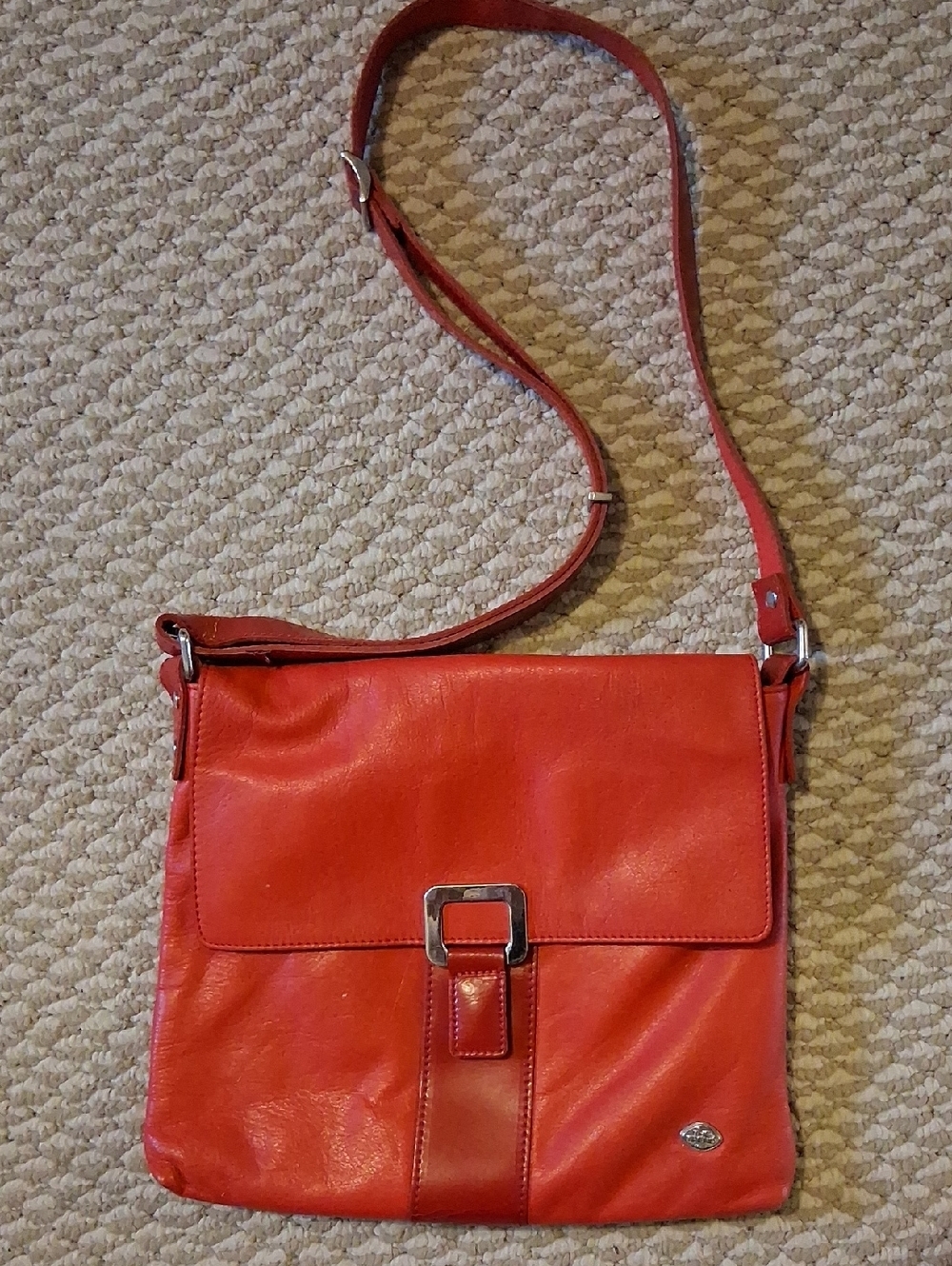 The Trend Italy Red Leather Crossbody Shoulder Bag - Women's Purse